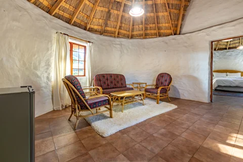 Khotso Rondavel Cluster | Ramabanta Trading Post